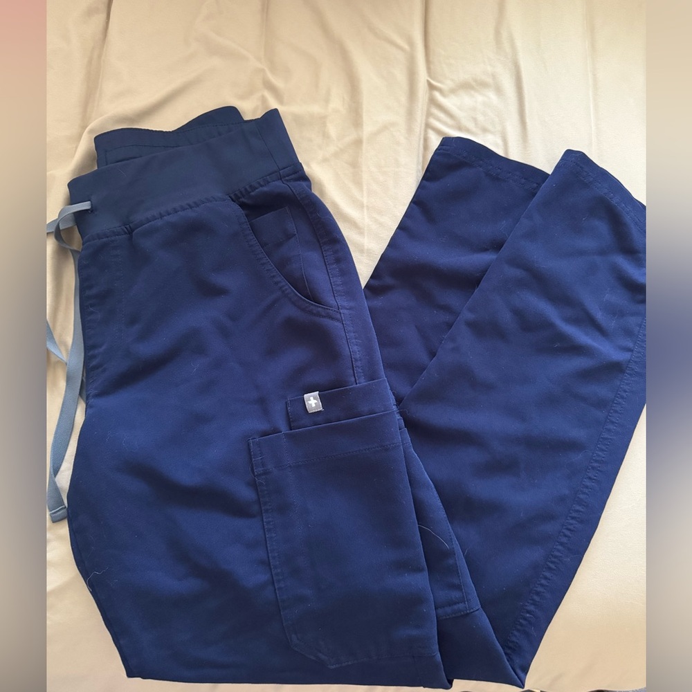Women’s Navy FIGS scrub Pants